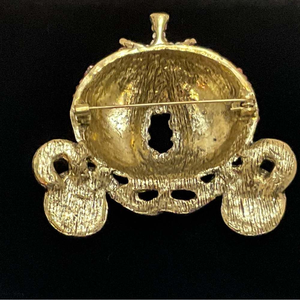 Diamond - Encrusted Pumpkin Coach Brooch - Picture 4 of 6